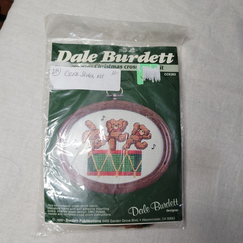 Dale Burdett Country Christmas Cross Stitch Kit CCK263 Bears Drum Vintage 1986